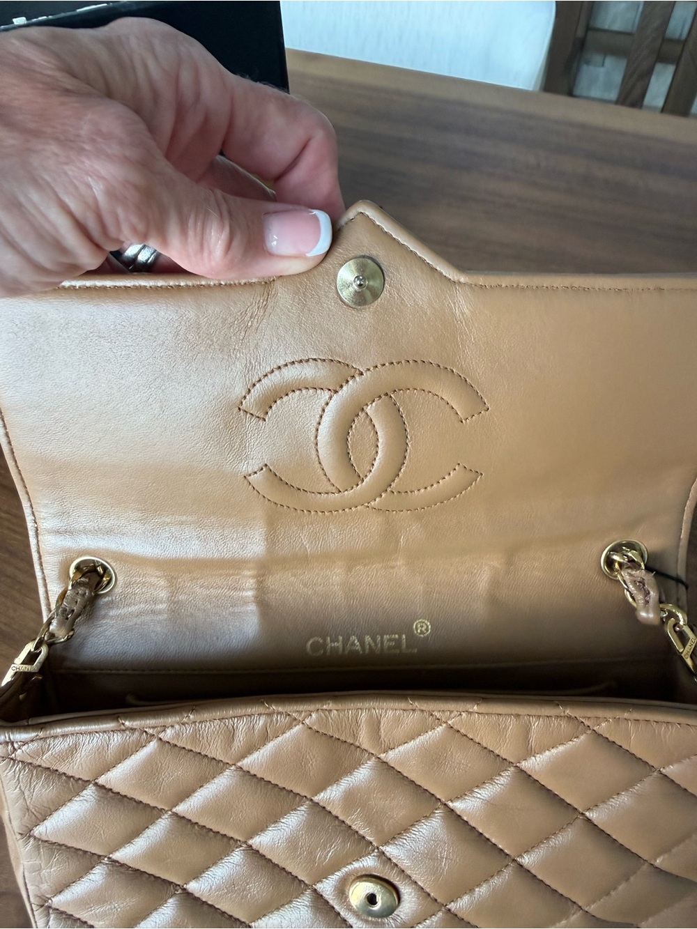 Vintage Chanel Caramel Lambskin Quilted Flap Bag Large CC Gold Hardware - Picture 4 of 9
